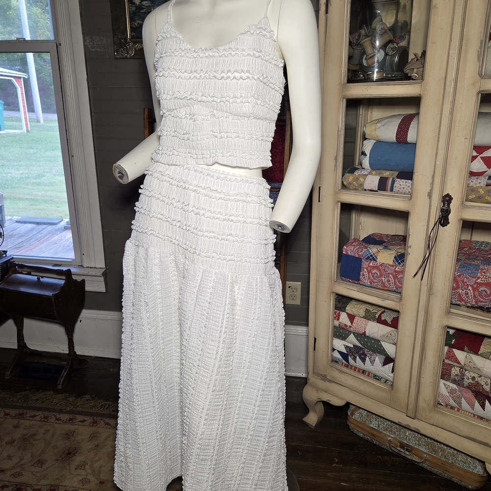 Chic White Textured Dress Set